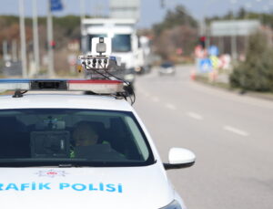 Çanakkale’de hız ihlali, yapay zeka destekli radar cihazıyla tespit ediliyor