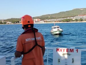 Çanakkale Boğazı’nda sürüklenen tekne kurtarıldı