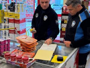 Ezine’de tarihi geçmiş ve etiketsiz ürün satan 2 markete 596 bin TL ceza