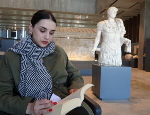 Dünya şiir gününde Troya Müzesi’nde gün boyunca İlyada eseri seslendirildi