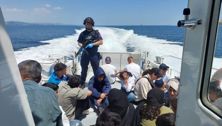 Gelibolu açıklarında rotası İtalya olan yelkenli teknede kaçak göçmenlerin yakalanma anı ortaya çıktı