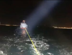 Çanakkale Boğazı’ndan geçen genel kargo gemisi makine arızası yaptı