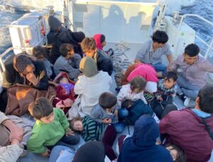 Ayvacık açıklarında 27 kaçak göçmen kurtarıldı