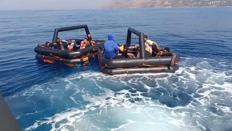 Yunan unsurları 2 can salı içindeki 19 kaçak göçmeni ölüme terk etti
