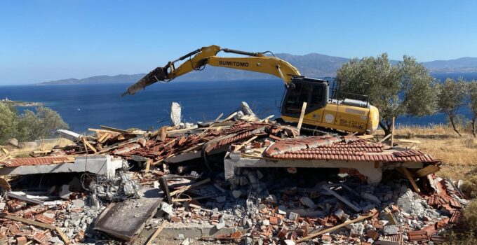 Çanakkale’de 15 kaçak yapı yıkıldı