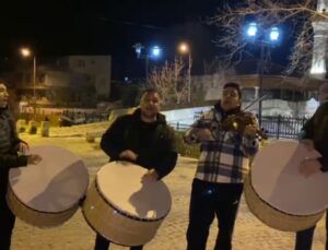 Yaklaşık bir asırdır sahura şarkılarla uyanıyorlar