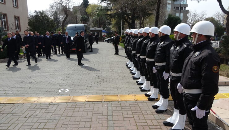 Cumhurbaşkanı Yardımcısı Cevdet Yılmaz, Çanakkale Valiliği’ni ziyaret etti