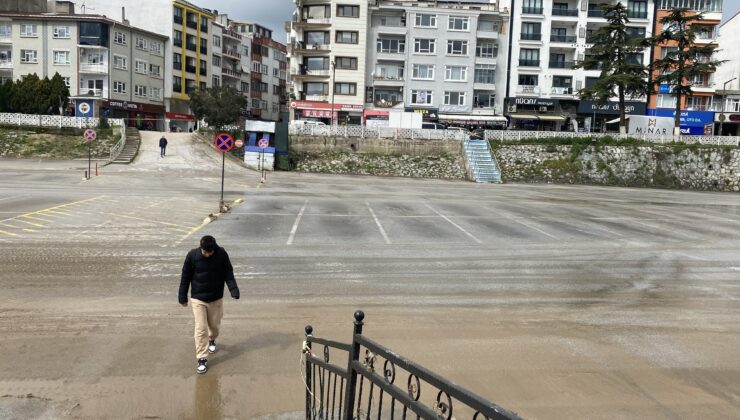 Yağmur nedeniyle taşan Kocabaş çayı normale döndü