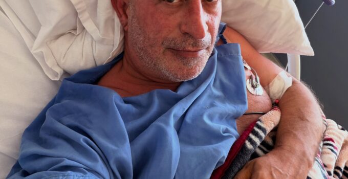Kalp krizi geçiren Cem Yılmaz’dan iyiyim mesajı