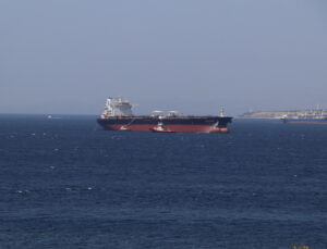 Boş ham petrol tankeri Çanakkale önlerinde dümen arızası yaptı