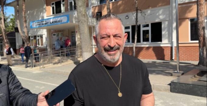 Çanakkale’de kalp krizi geçiren Cem Yılmaz anjiyo oldu, 2 gün hastanede kalacak