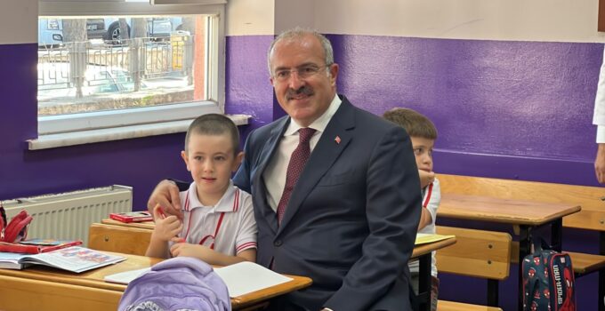 Çanakkale’de 80 bin öğrenci ders başı yaptı