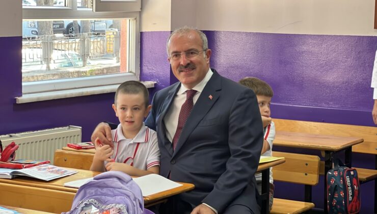 Çanakkale’de 80 bin öğrenci ders başı yaptı