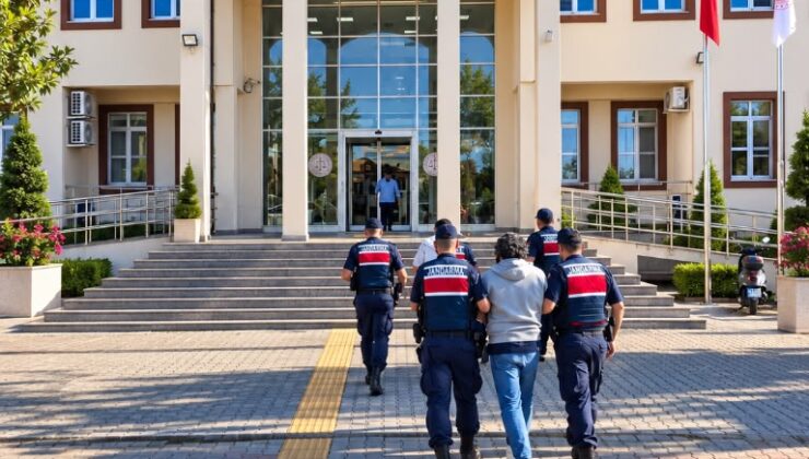 Çanakkale’de kendilerini polis olarak tanıtan şüpheliler bir vatandaşı yaklaşık 2 milyon TL dolandırdı