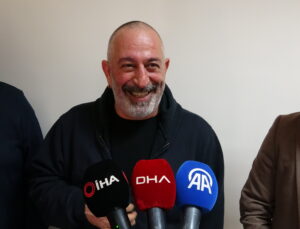 Kalp krizi sonrası kontrol için Çanakkale’ye gelen Cem Yılmaz: “Durumum iyi Allah’a şükür ama zor bir şey atlattığım için biraz dikkat etmem lazım”